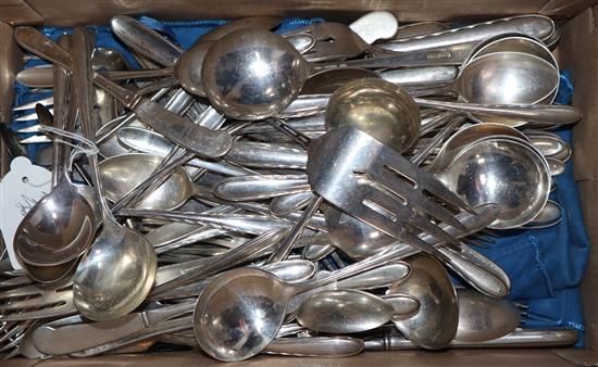 An American part canteen of Towle sterling white metal cutlery, weighable silver 74 oz.